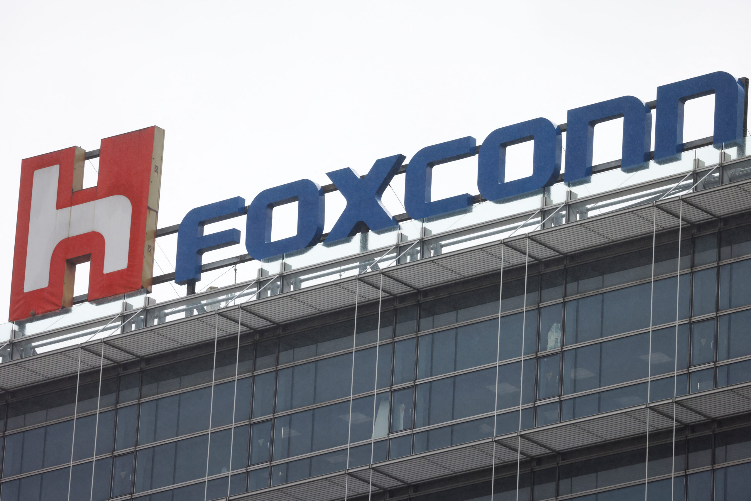 Iphone A M Xico Gobernador De Nuevo Le N Se Re Ne Con Foxconn Para