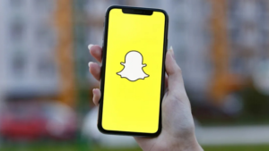 Usuarios de Snapchat podrán probarse ropa con Realidad Aumentada antes de comprarla