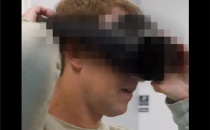 Mark Zuckerberg mostró nuevo casco de realidad aumentada