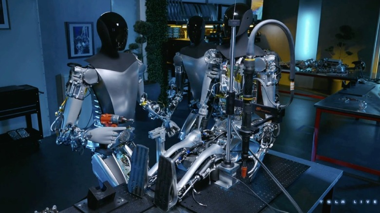 No solo fábricas, Tesla muestra avances de nuevo robot humanoide 